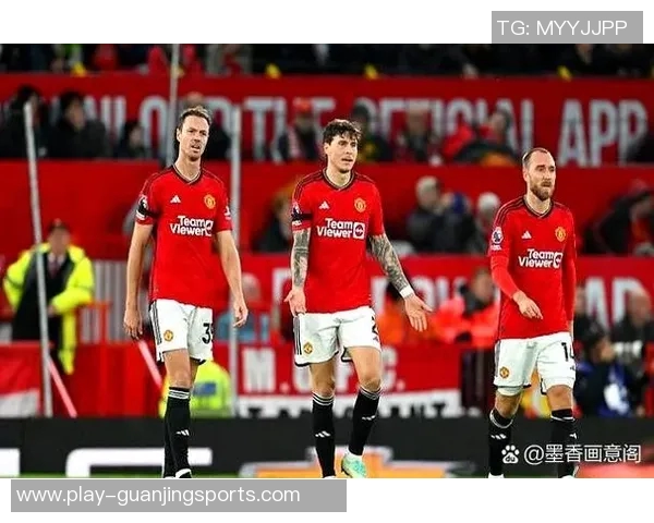 曼联足球的辉煌历程与未来展望解析球迷心中的红魔情怀 曼联足球的辉煌历程与未来展望解析球迷心中的红魔情怀