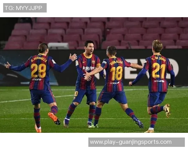 足球的发展历程与全球化进程的交融与变迁探讨 足球的发展历程与全球化进程的交融与变迁探讨